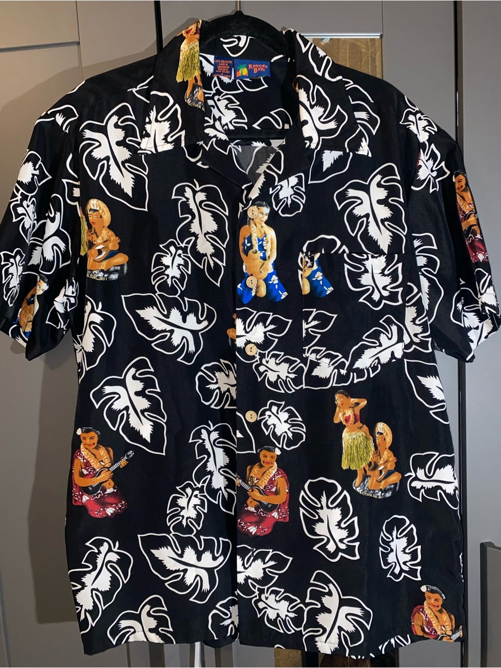 Vintage Roundy Bay Hawaiian Shirt | Large | Rare Tropical Print

2. Vintage